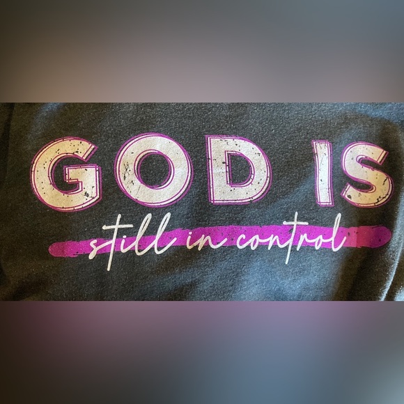 Dark Grey Short Sleeve Tee Shirt that says God is still in control Size XL - Picture 6 of 6